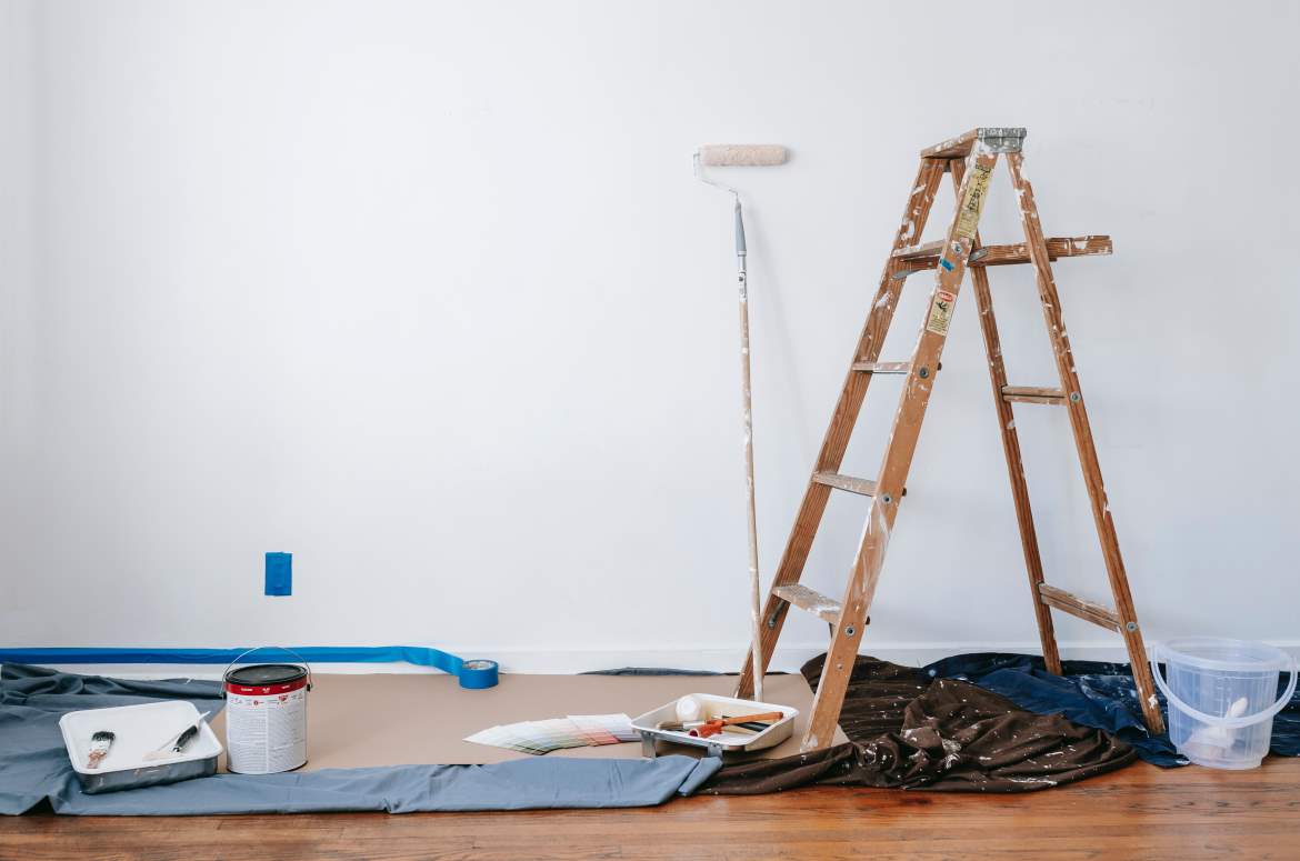 Cose importanti per un trasloco - Immagine di parete tinteggiata da imbianchino